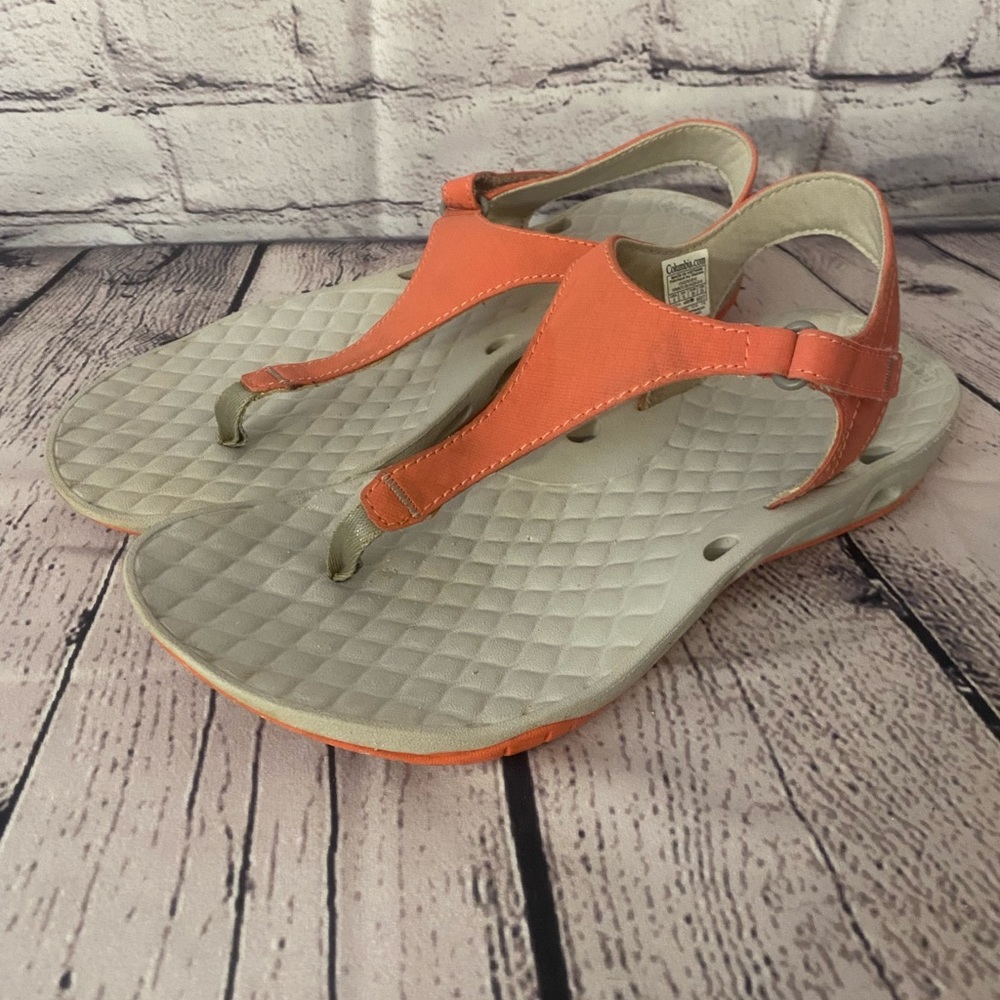 Woman’s Columbia PFG sandals size 8